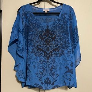 🌻Blue/Black Cut Shoulder Top